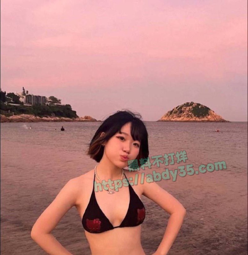 香港大一学生夏思黎2