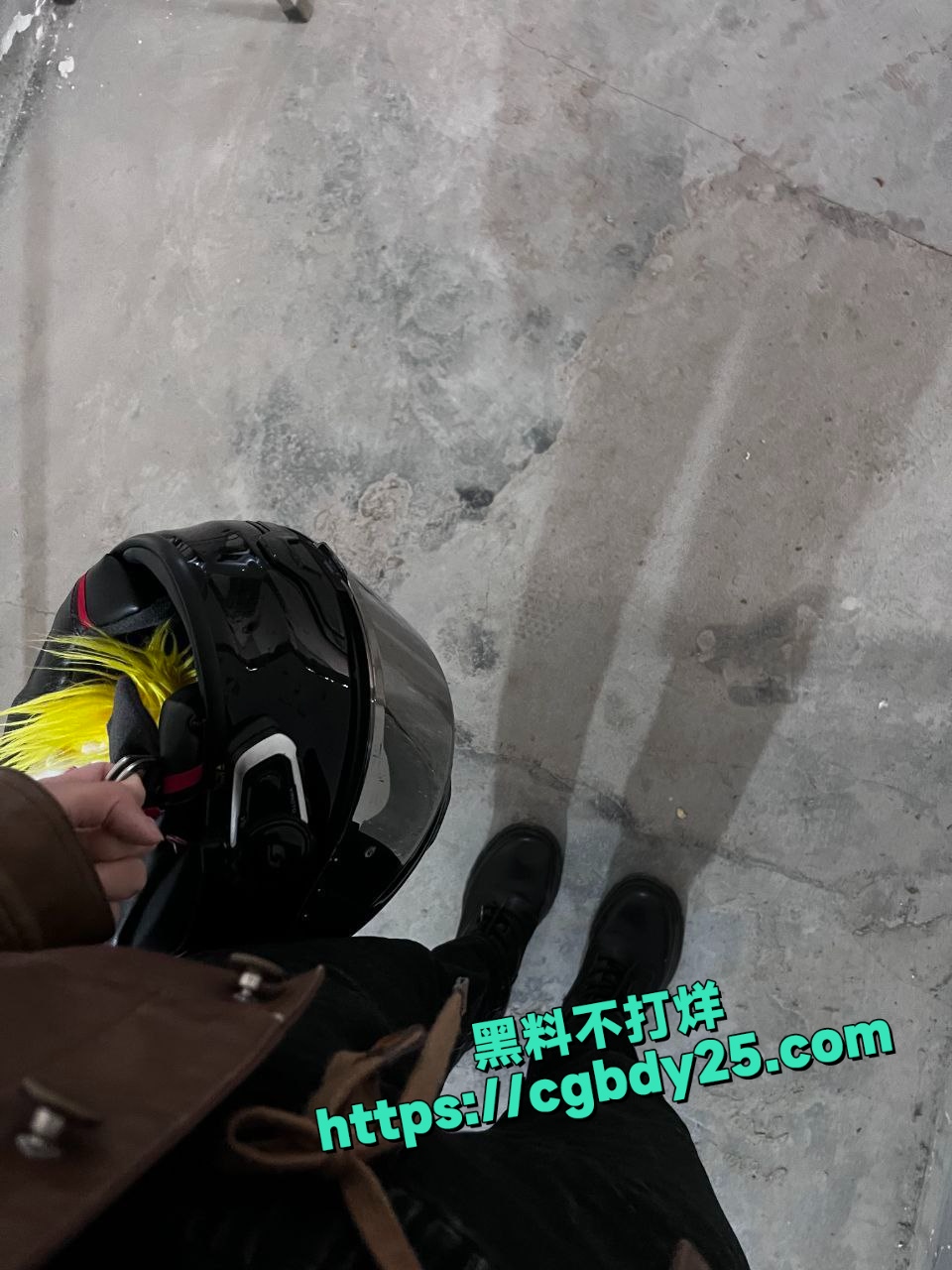 成都卖逼的机车网红被金主疯狂插入体内探索蜜穴21