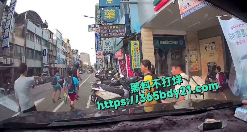 台湾苗栗疯子持刀随机砍人 7