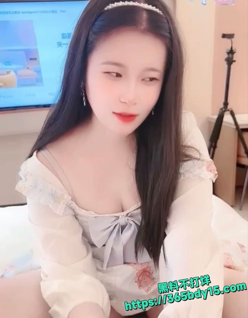 河北婊子范江莉骚妹子口交足交诱惑男友