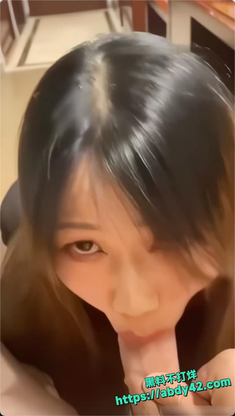 山东极品露脸少妇深喉口交6