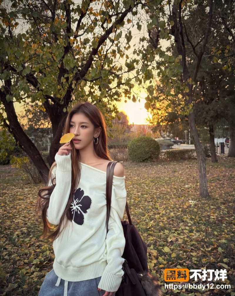 女网红小谭同学约陪大哥20