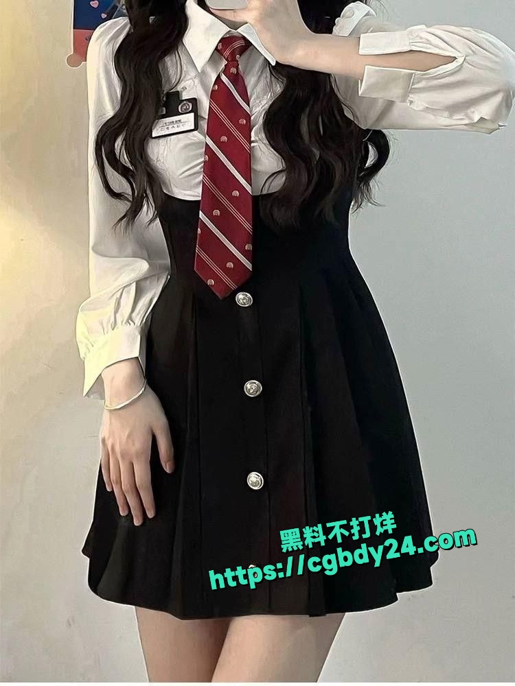 萝莉少女被主人圈养的大学小母狗1