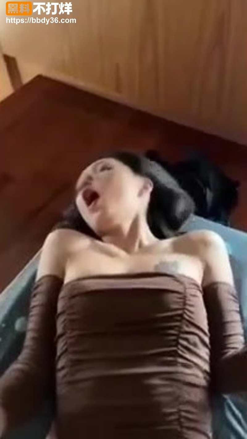 酒吧营销御姐深喉口爆视频 1