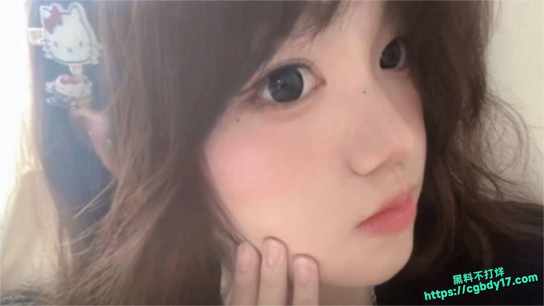清纯大二甜妹自拍自慰5