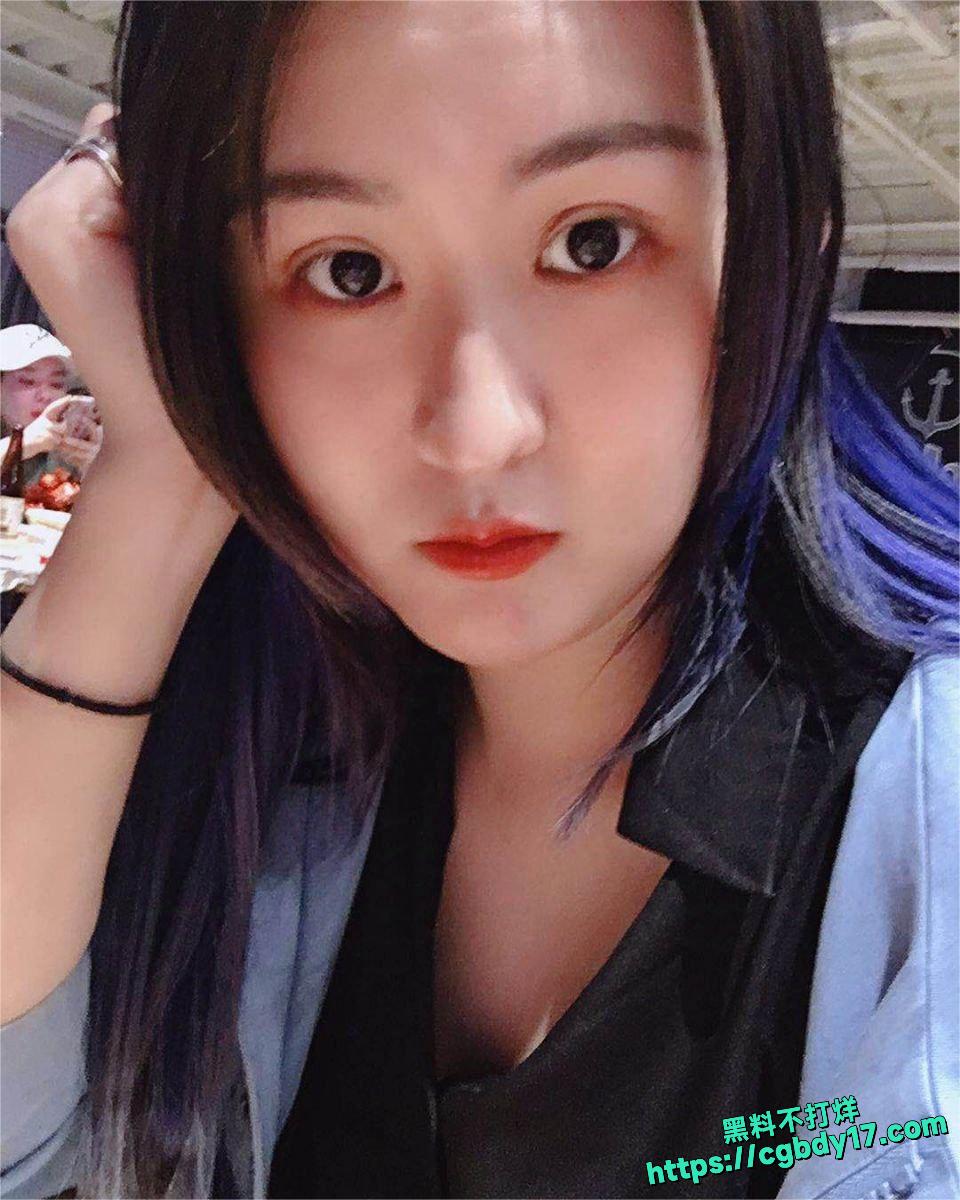 广东茂名大奶 人妻方诗琴