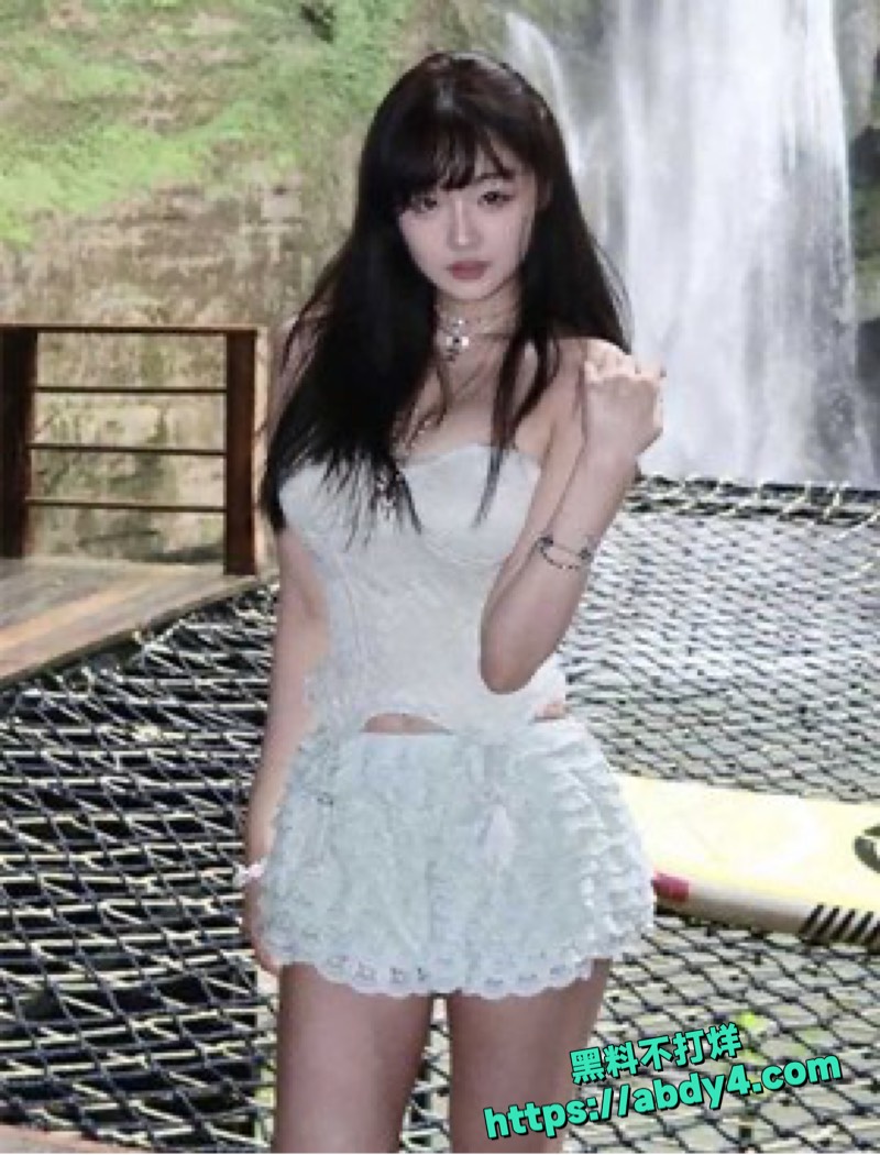 赵琳娜黑丝口交视频6
