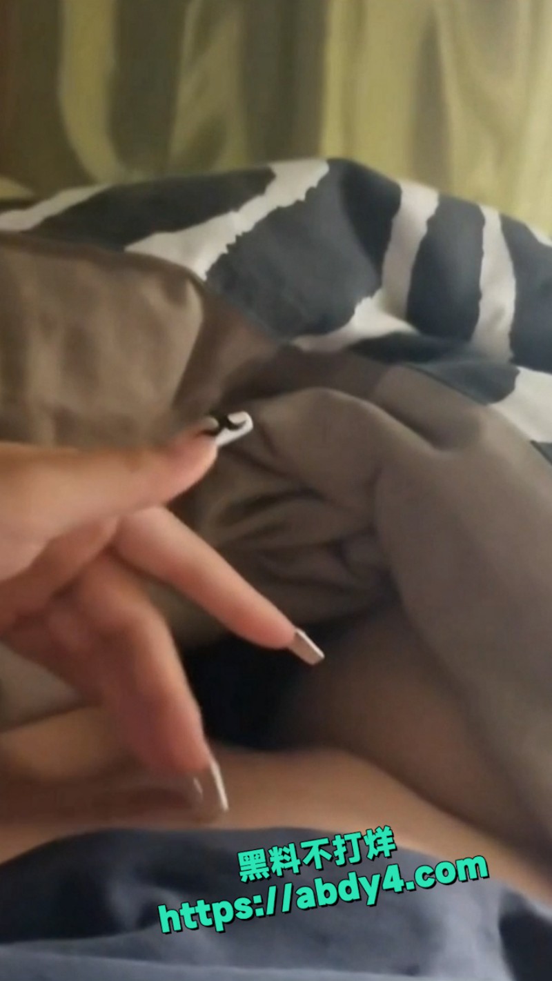 上海大奶纹身母猪 2
