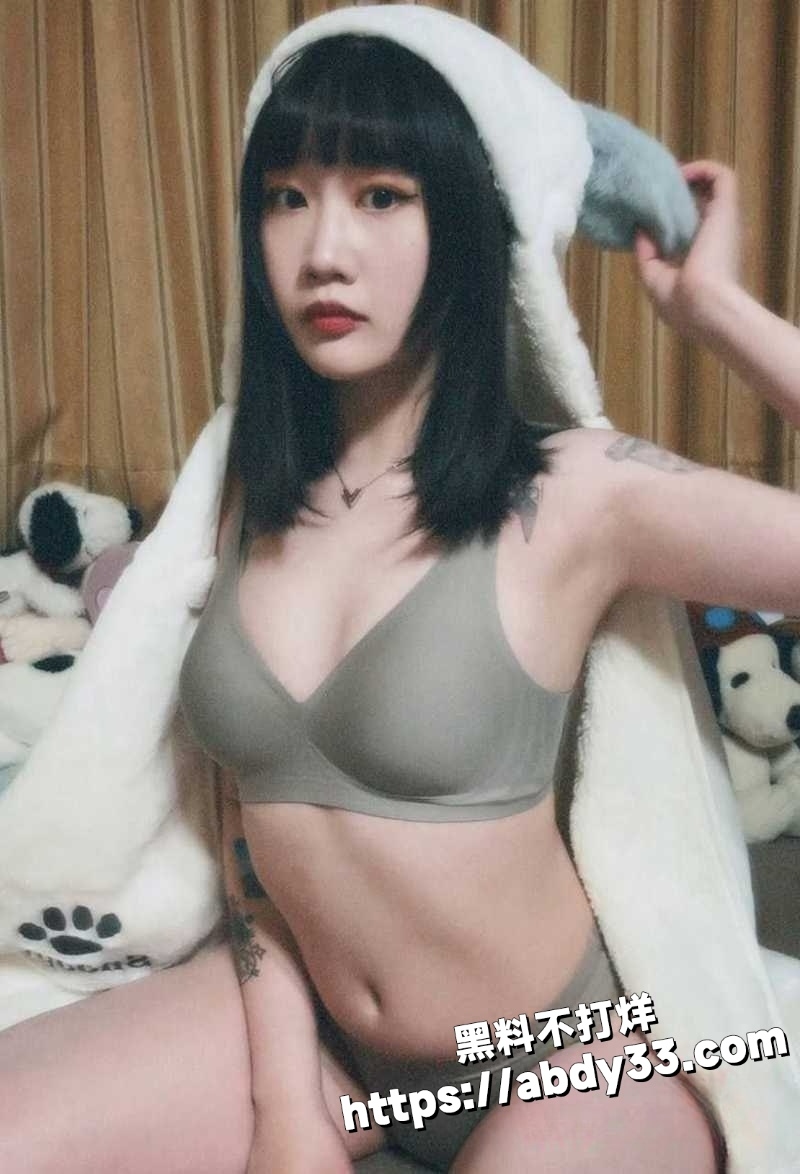 反差网红柔柔和男友私拍流出 5