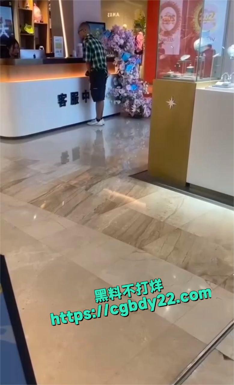 对着女客服打飞机