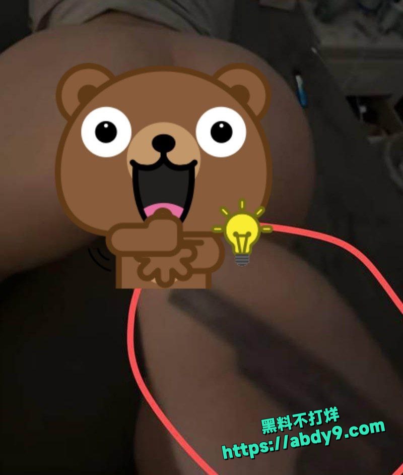 抖音第一枪厄卡伦人妻视频 9