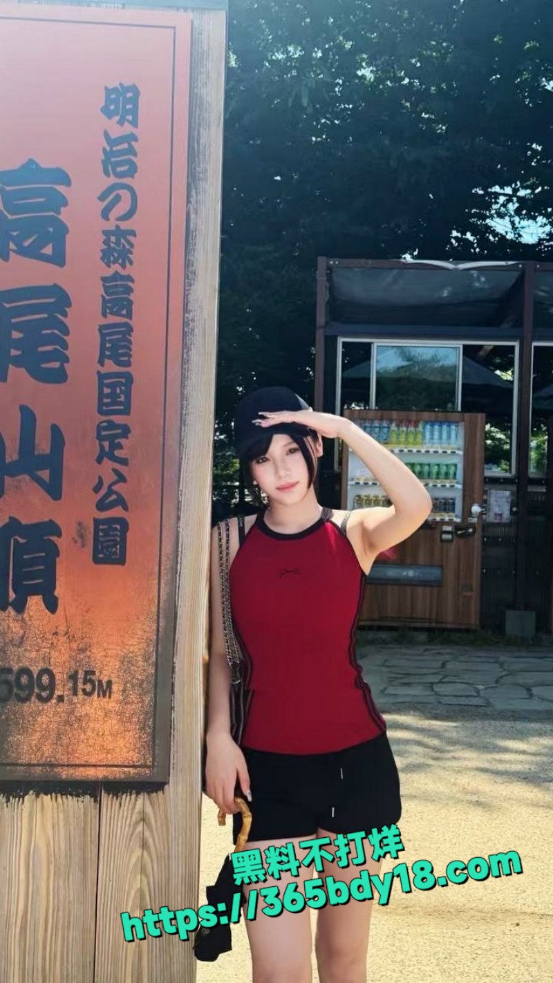 竖版模版.00003213.Still050