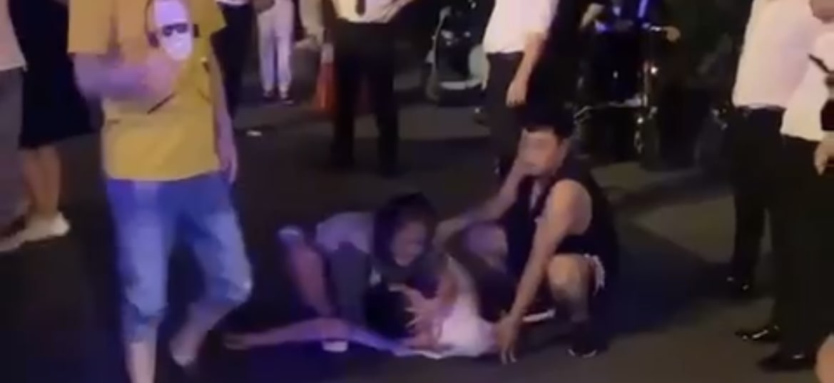 杭州美高美KTV 门口打架打人 视频，杭州警方通报：多人发生口角互殴一人受伤