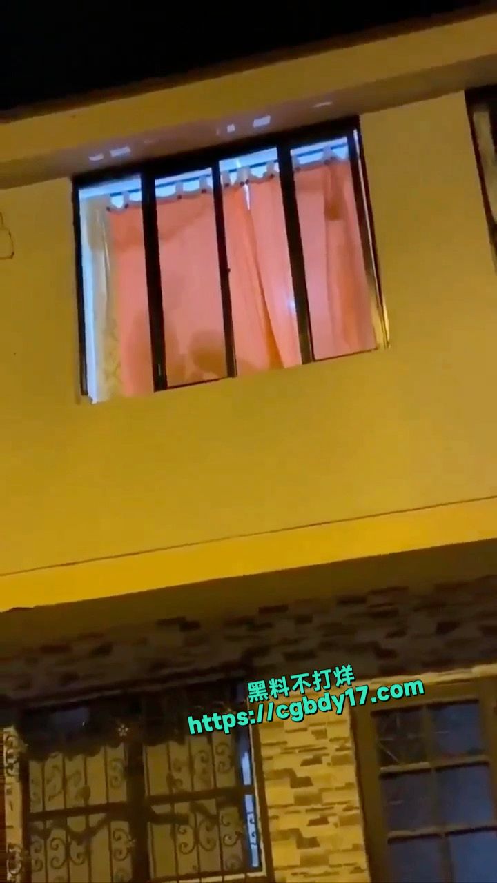 看见妻子出轨男人留下感动的泪水1
