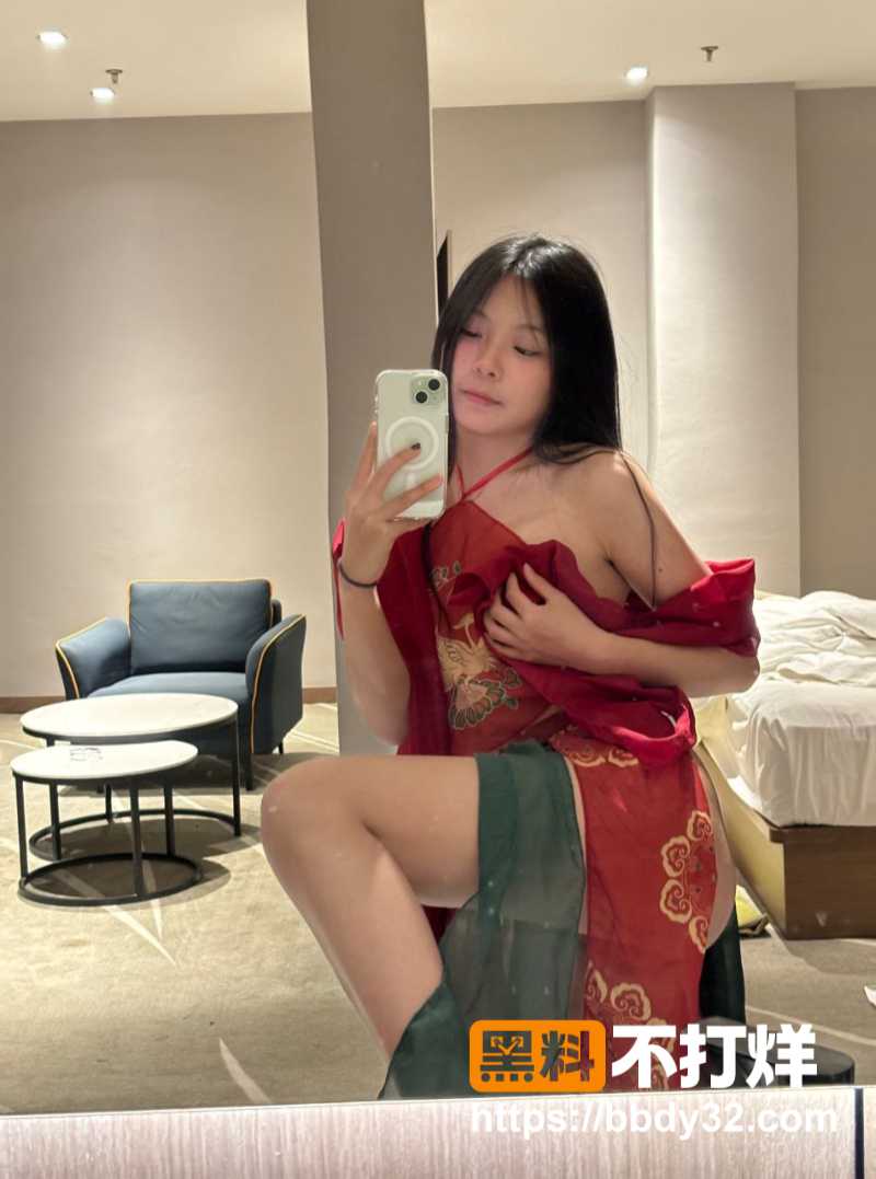 天津那个反差眼镜妹1