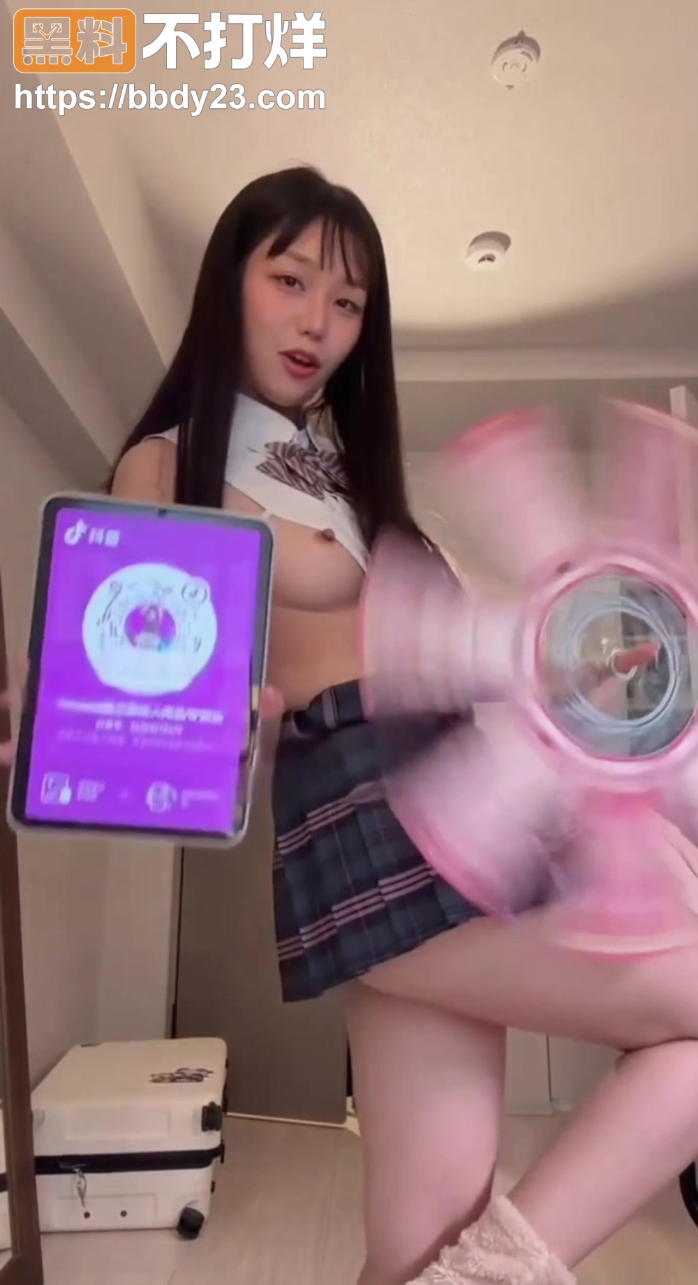 Yummy707学生制服裸舞3
