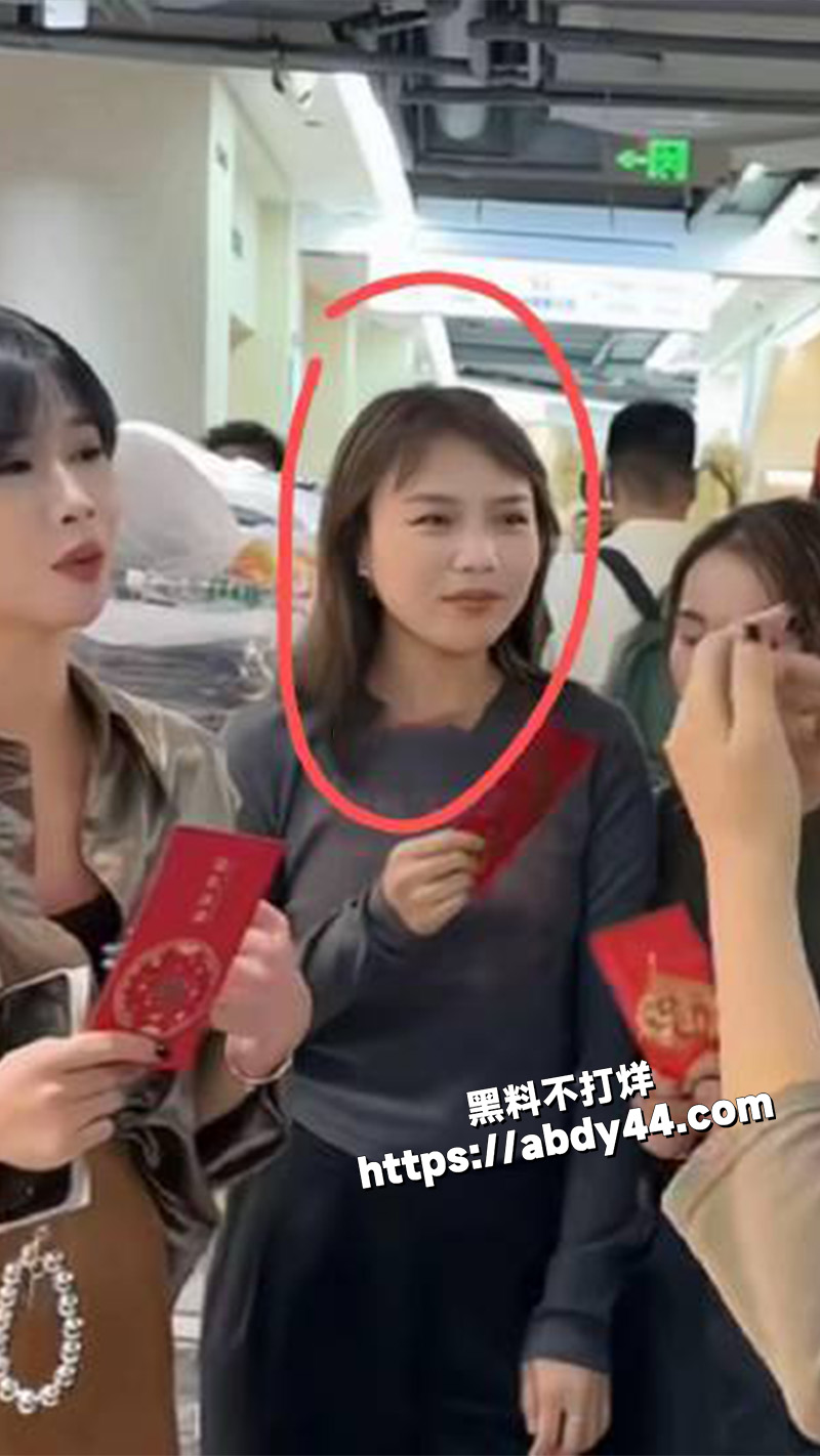 杭州某知名女装档口老板娘.jpg5