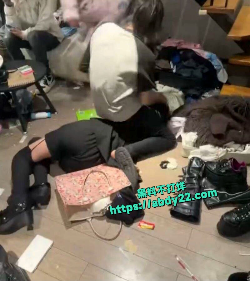 精神小伙高街帝持刀霸凌事件 19