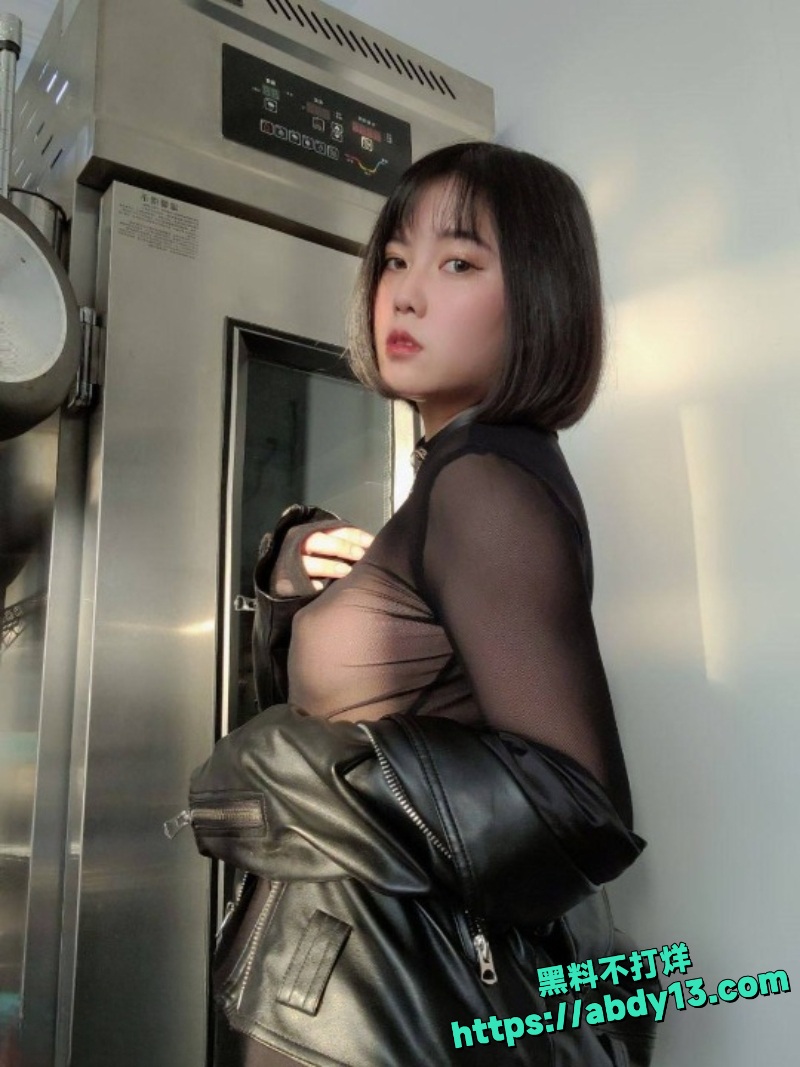 人妻叶思酒店私拍泄漏7