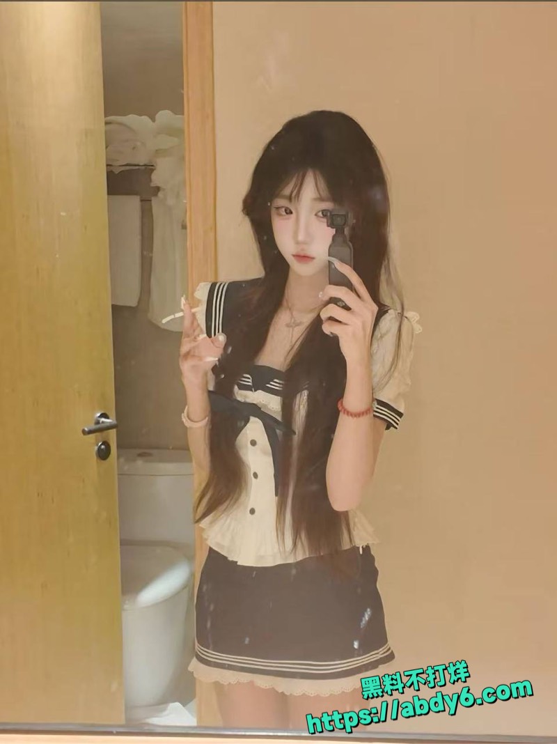 河北美院清纯学姐李宇倬6