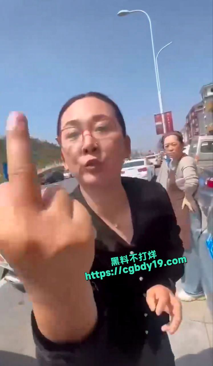 栖霞尚记甜品抓小三，小三跟原配叫板4