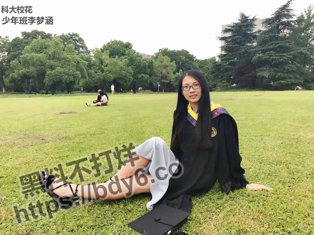 学士服_2.jpg