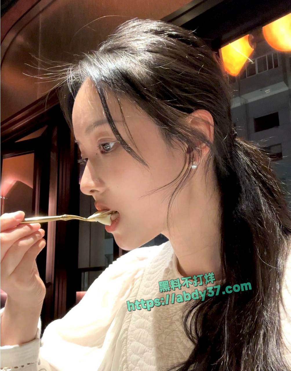 抖音网红骏良被曝婚内出轨女助理 42