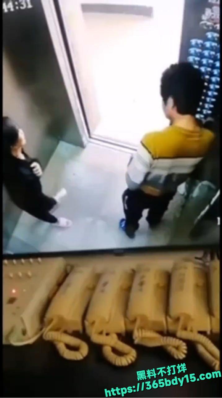 贵州某小区电梯里做爱视频流出 3.