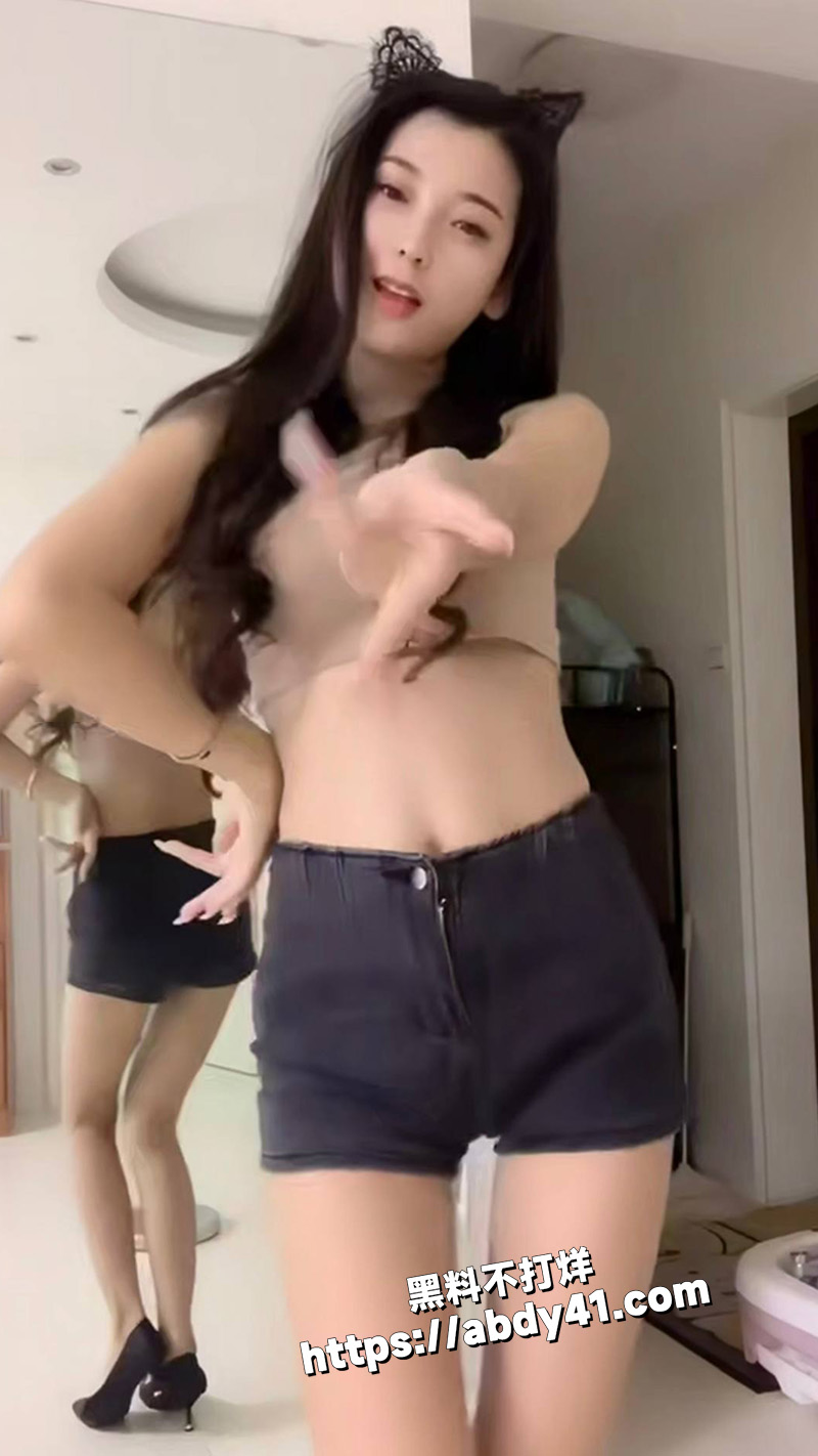 私人会议 情趣 裸舞.jpg5