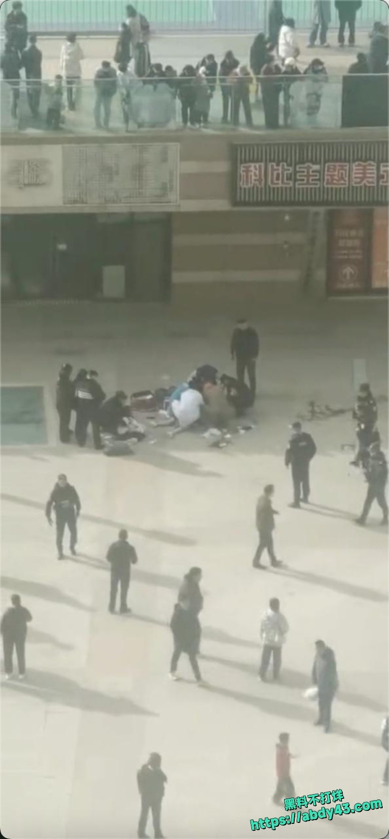 青海西宁城北区南门体育馆持刀伤人10