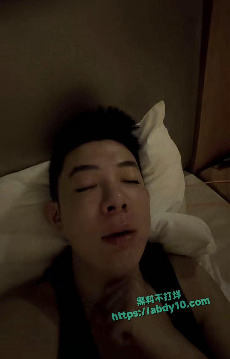 抖音网红胡宾果聚众淫乱被抓 32