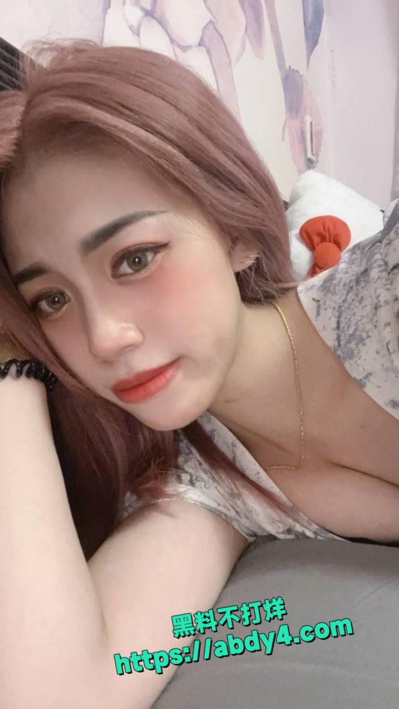 大奶人妻与自家老公自拍 15