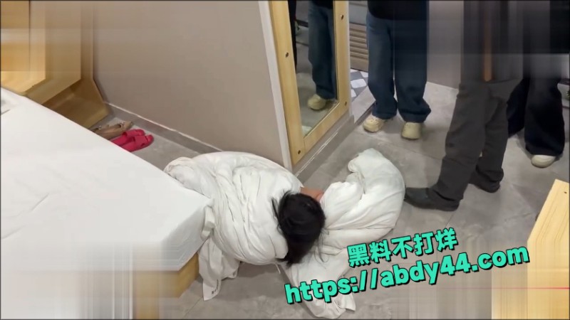 原配老婆当场抓奸 5