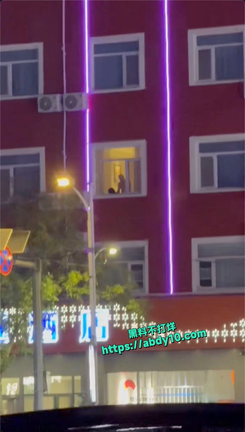 安平汉庭酒店窗台上演活春宫 6