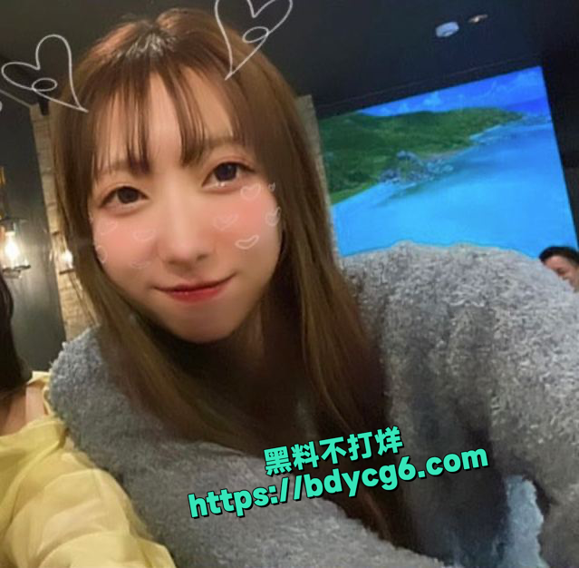 大学生清纯少女沉迷偷情快感1