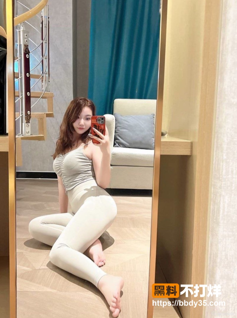 抖音模特冉冉同学兼职妓女被摄影师3P64