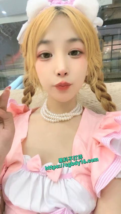 超人气美少女，双马尾嫩妹，户外尿尿露出5