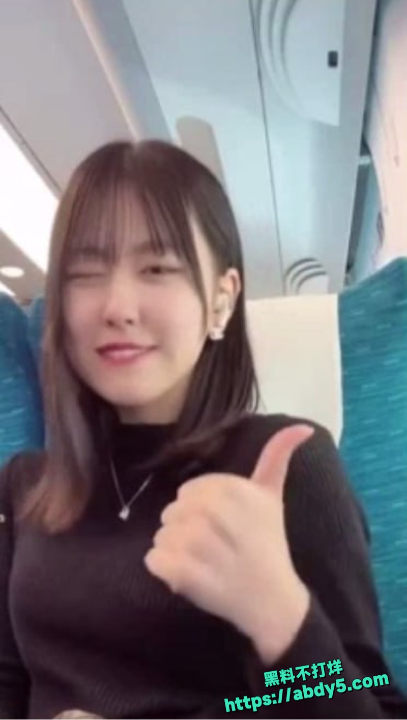 超美日本女美少女私密做爱全程火辣诱惑3