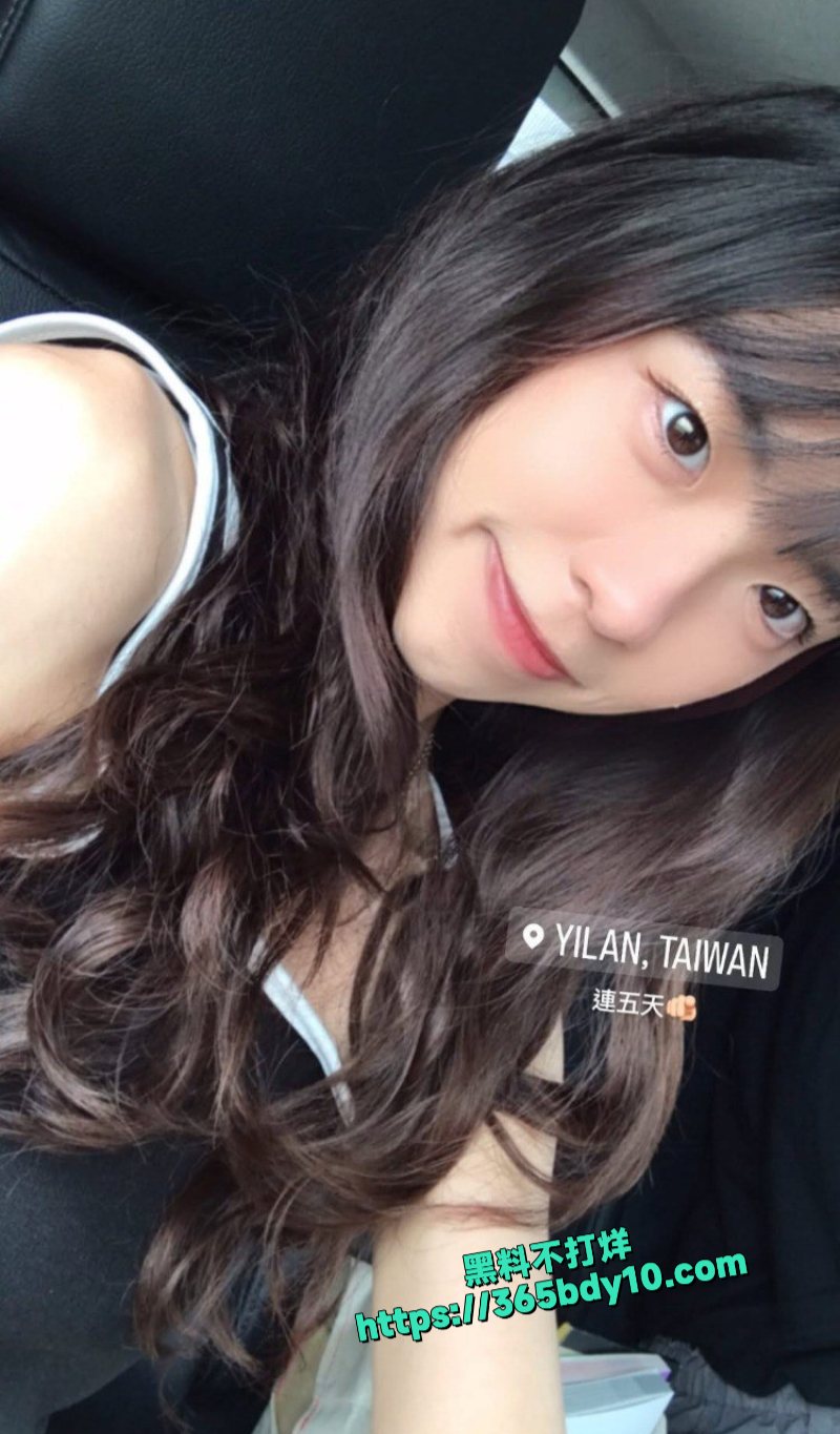 林嘉仪早期自拍给前男友的漏脸全裸自慰视频被曝光了6