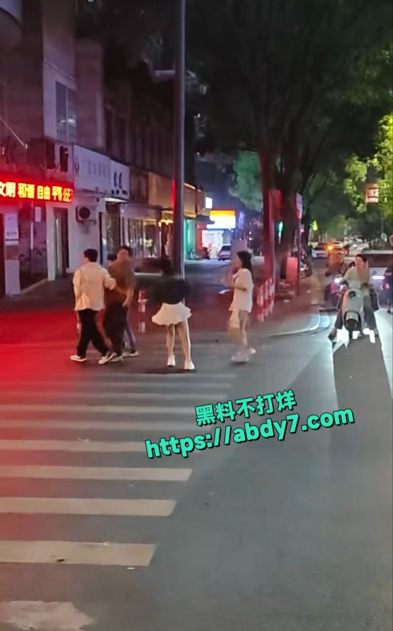 江西上饶市一男子点技师没钱付款5