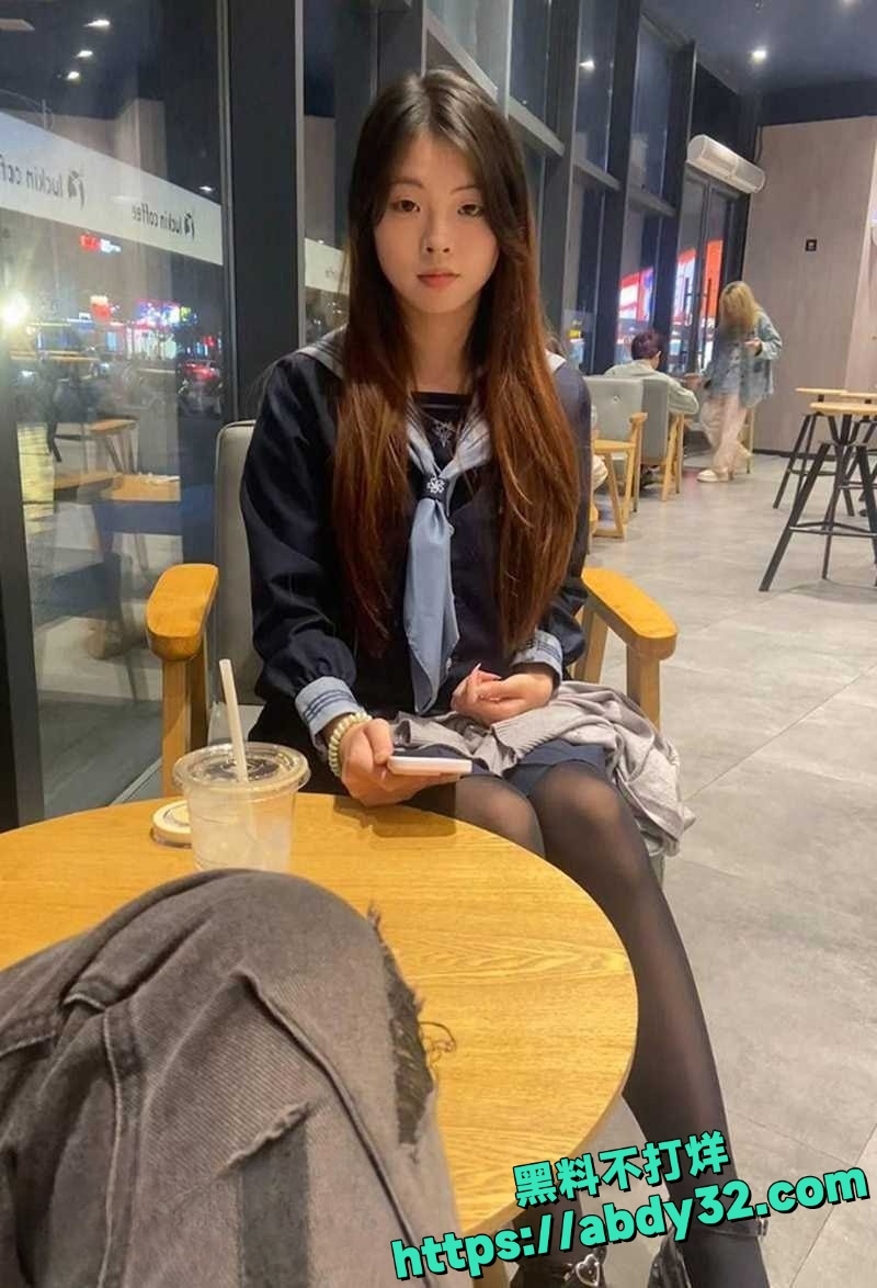 嫩妹刘紫怡情侣私拍泄密3