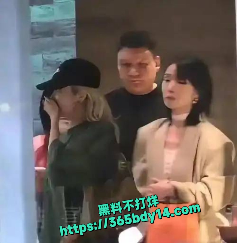车澈拥抱乃万街头小便5