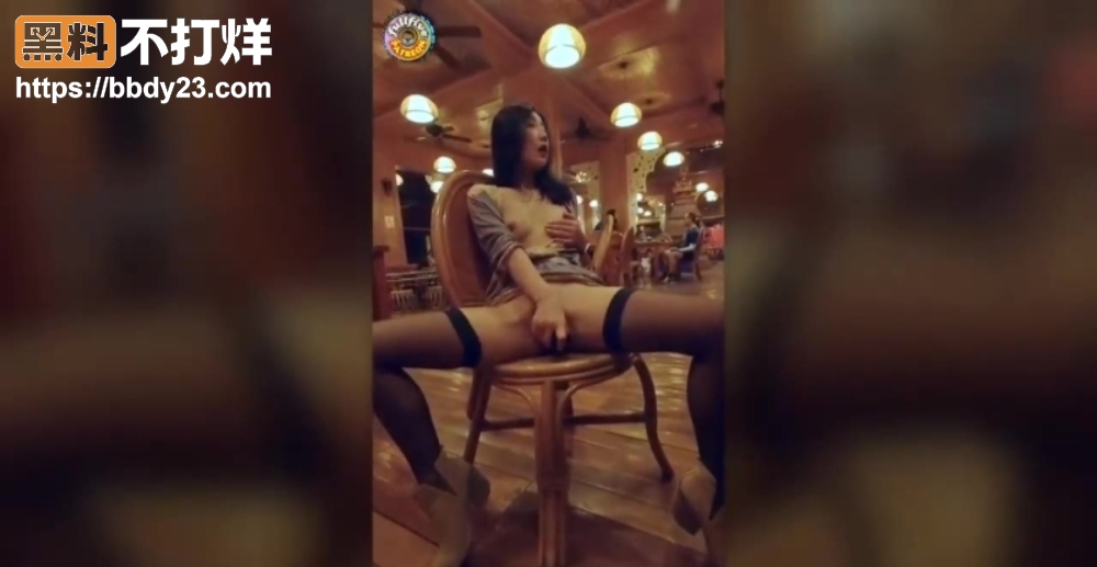 泰式餐厅跳蛋自慰5