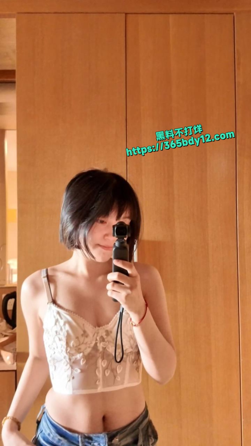 推特极品女大学生福利姬小梅30