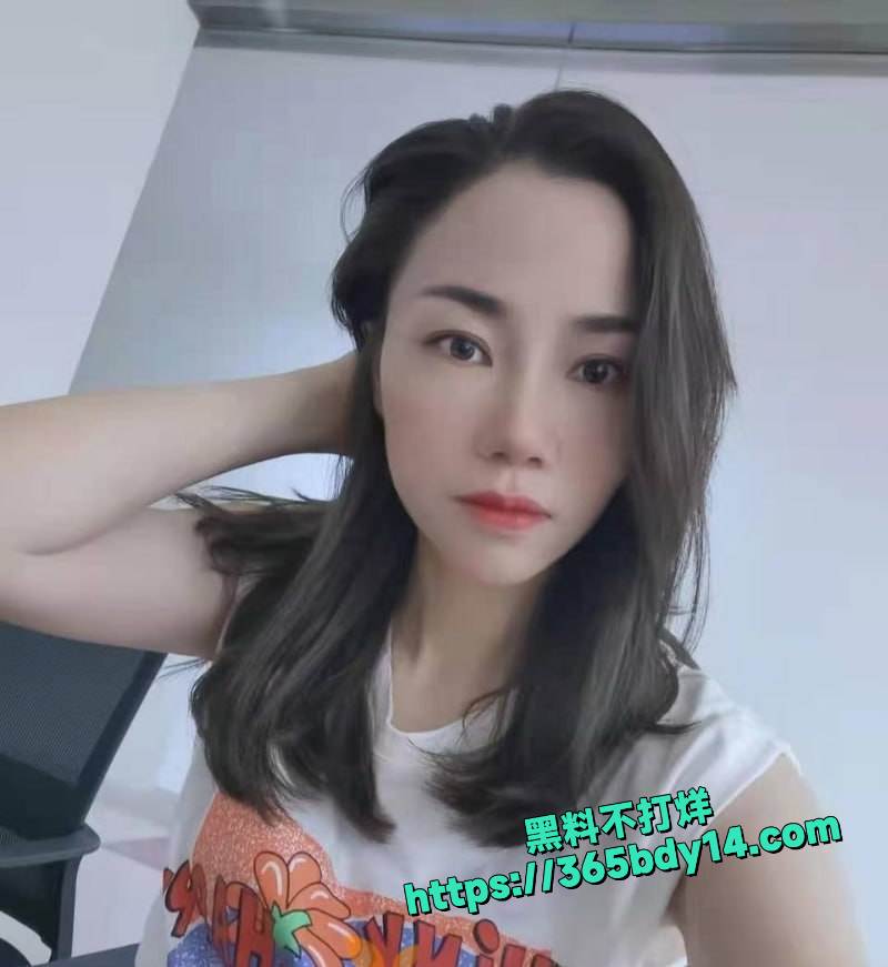 新加坡反差纯欲留学生梁思思不雅私拍流出