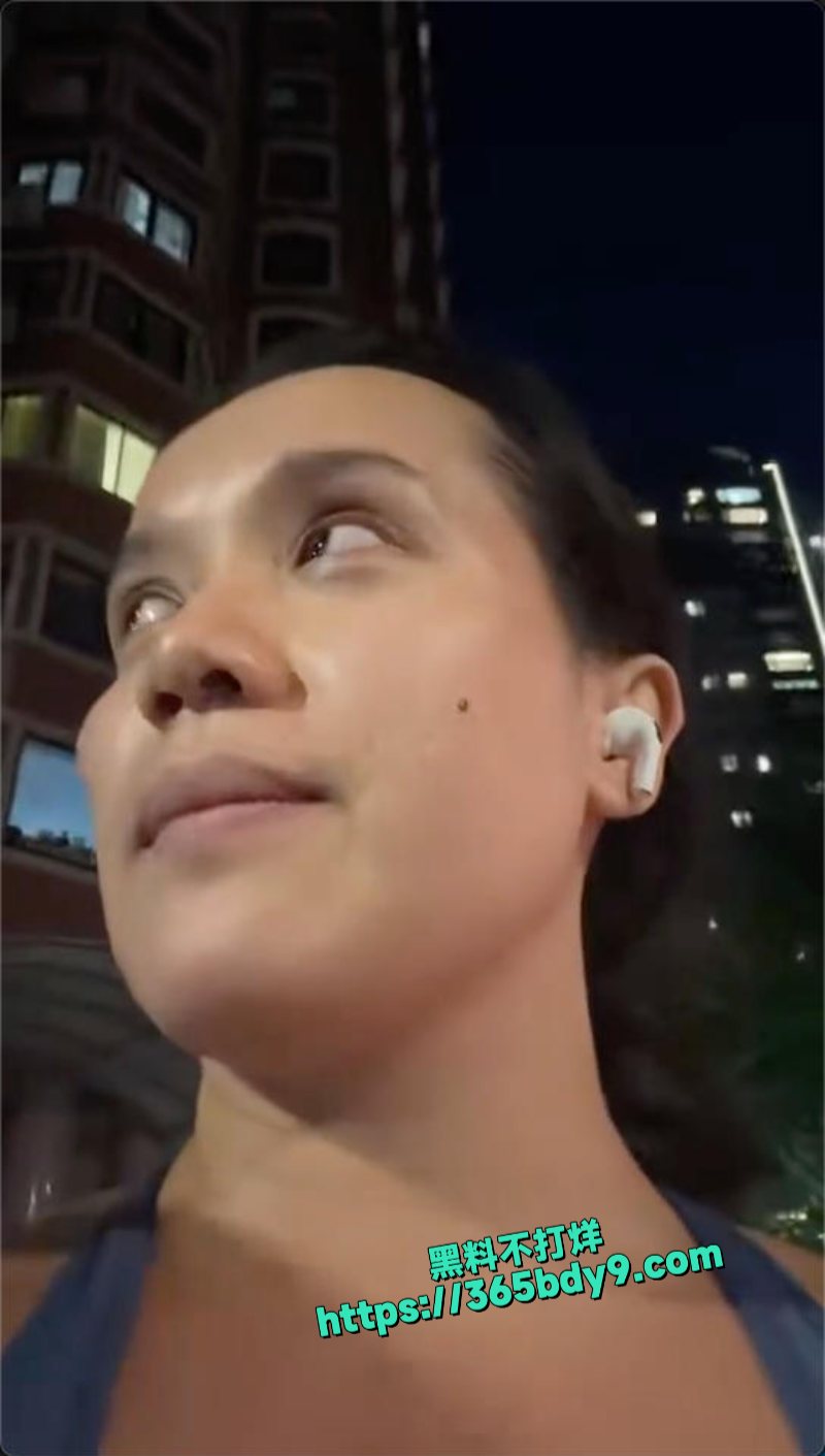 女网红上海街头劝阻吸烟多条视频阻击路人8
