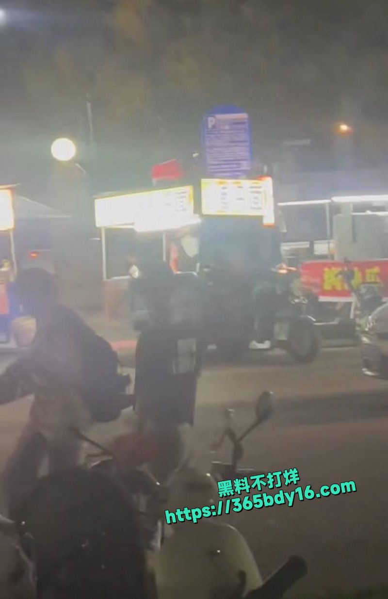 哈尔滨夜市打架视频 2