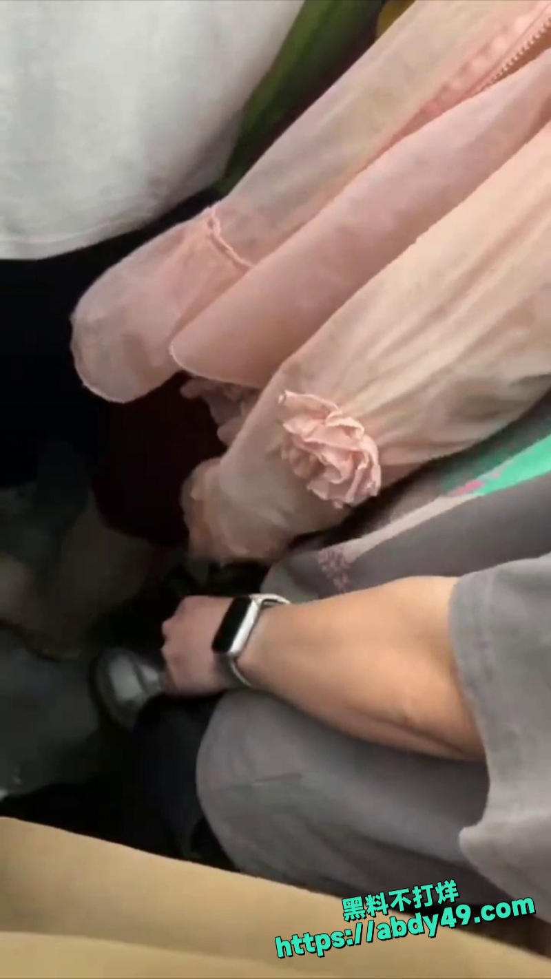地铁反差美女2