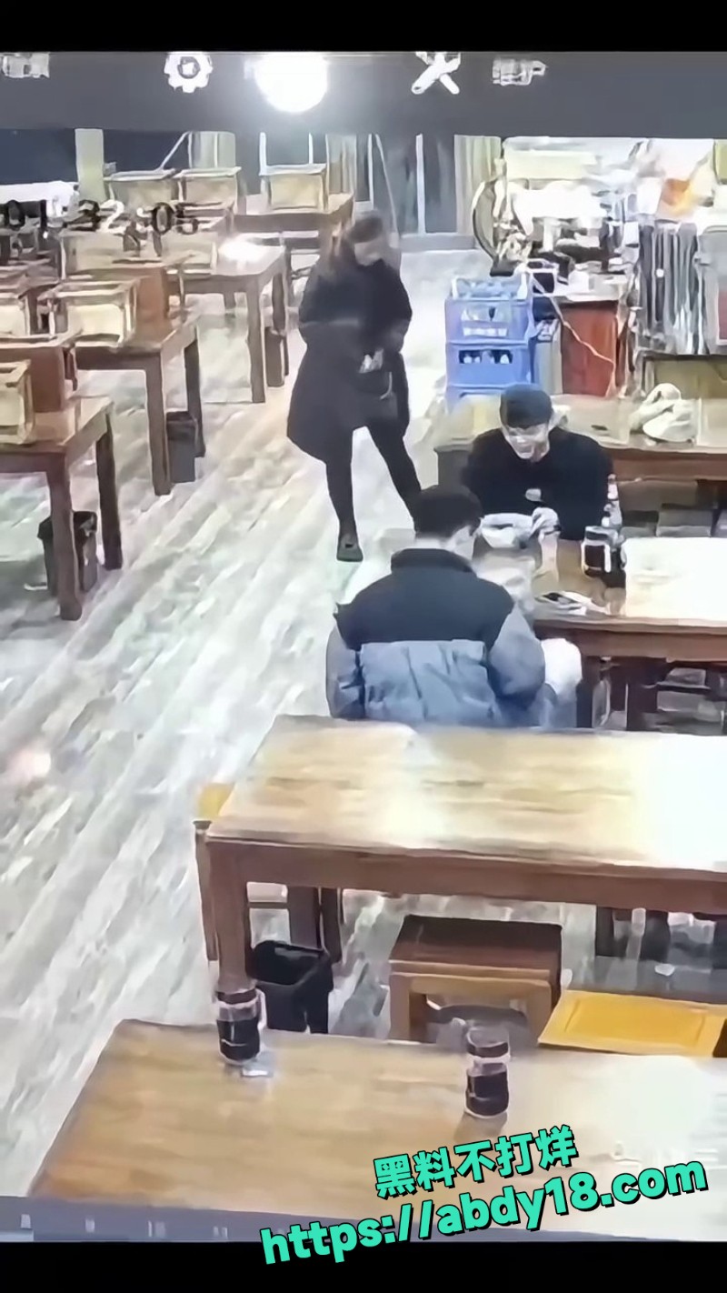 集美随地大小便不擦屁股2