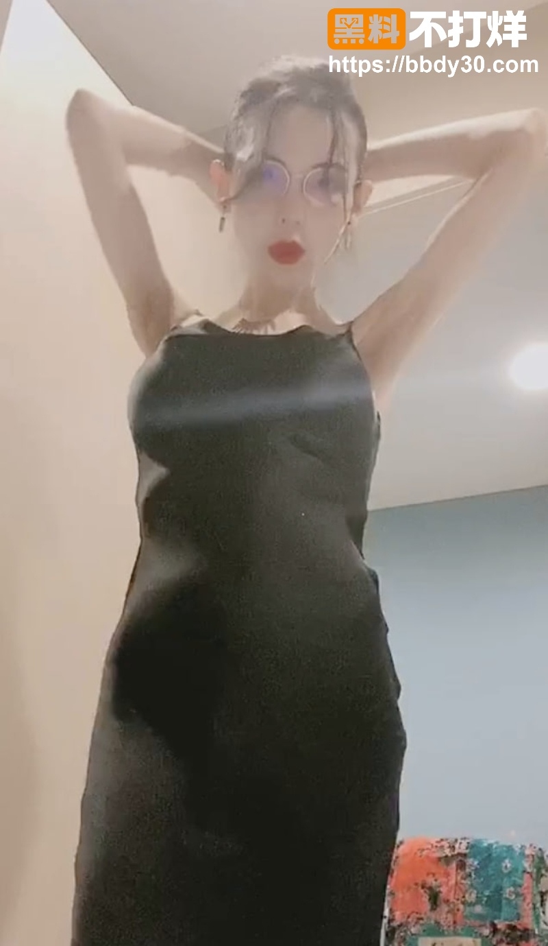 小奶猫水big悦稀有自慰私拍合集4